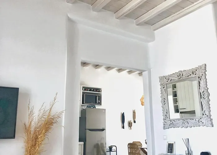 Dear John, A Serene Escape Near Elia 아노 메라