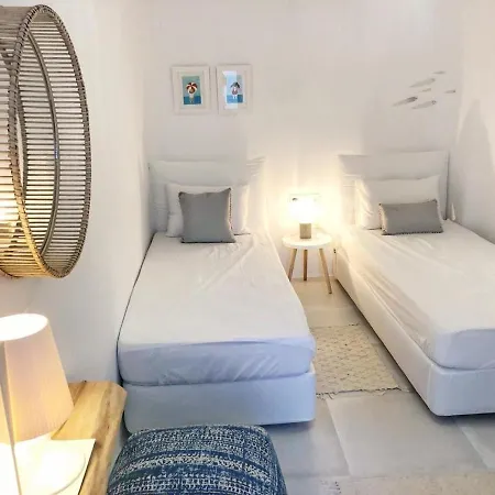 Vakantiehuis Dear John, A Serene Escape Near Elia Ano Mera